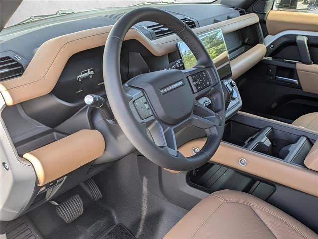 Used 2026 Land Rover Defender 130 X-Dynamic SE AWD/4WD image 3
