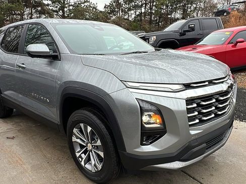 New 2026 Chevrolet Equinox LT image 3