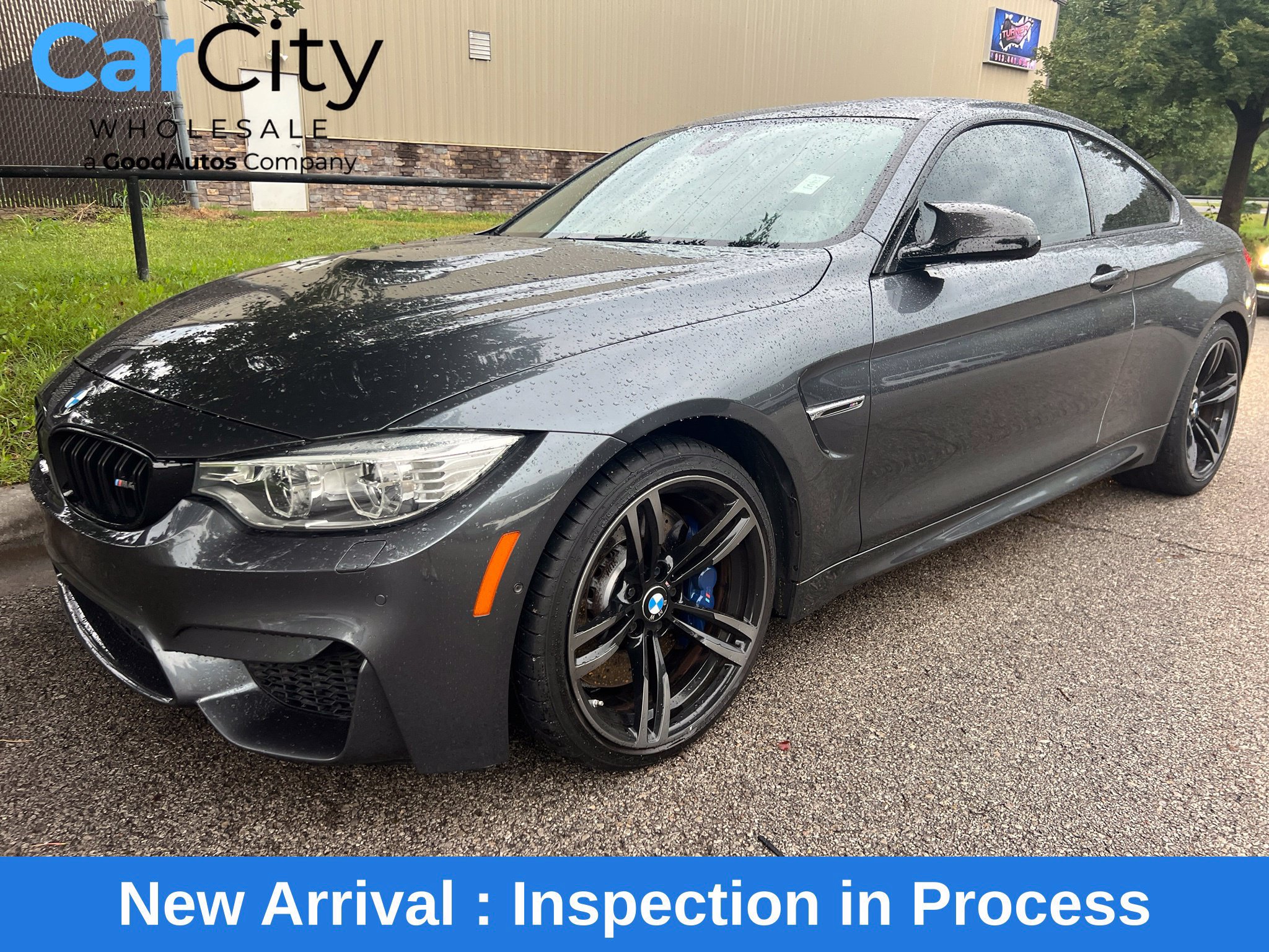 Used 2017 BMW M4 Coupe RWD image 1