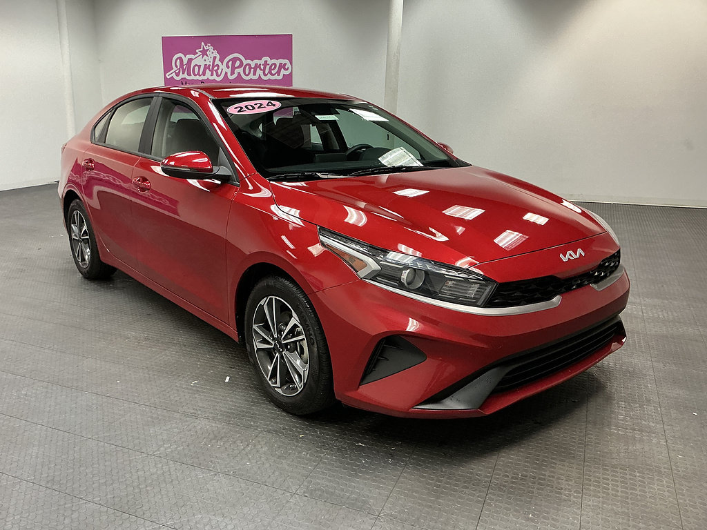 Used 2024 Kia Forte LXS w/ LXS Technology Package FWD image 7