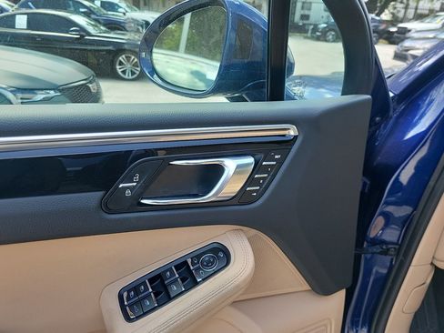 Used 2024 Porsche Macan image 24