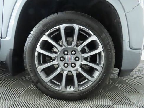 Used 2023 GMC Acadia Denali w/ Denali Technology Package image 34