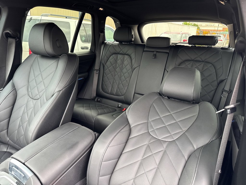 Used 2025 BMW X5 sDrive40i w/ M Sport Package RWD image 33