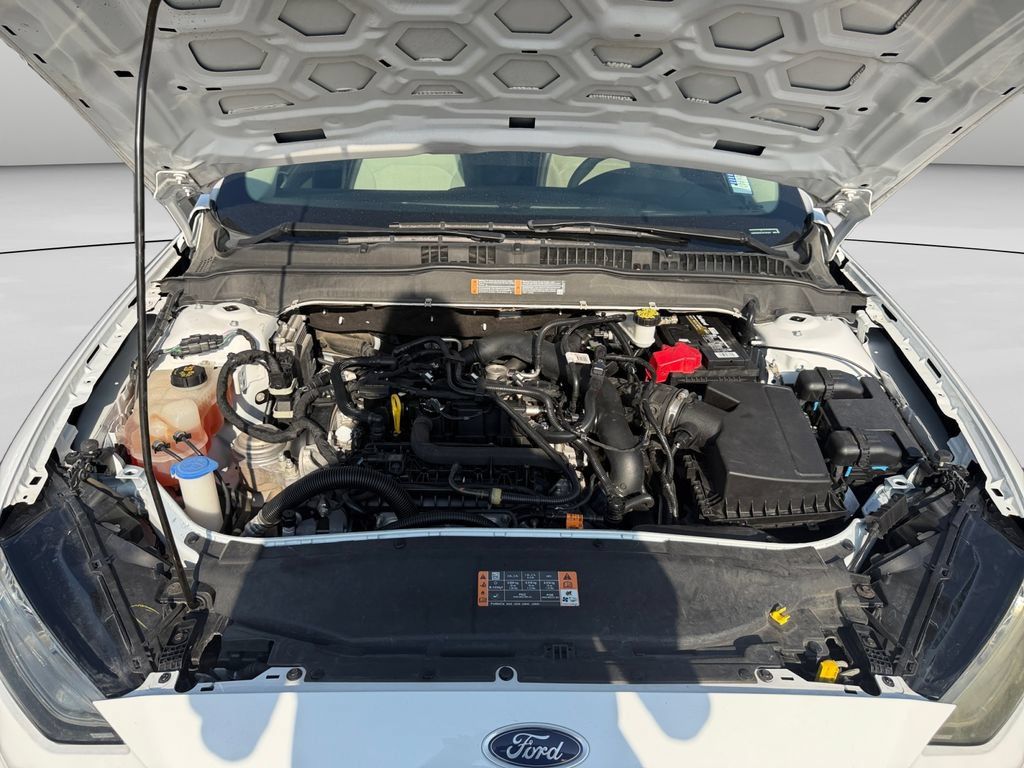 Used 2020 Ford Fusion SE w/ Equipment Group 151A FWD image 24