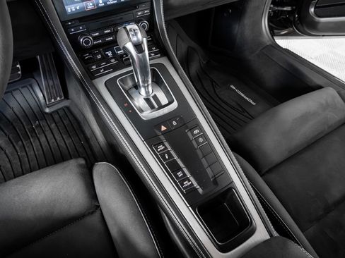 Used 2021 Porsche 718 Cayman GT4 image 16