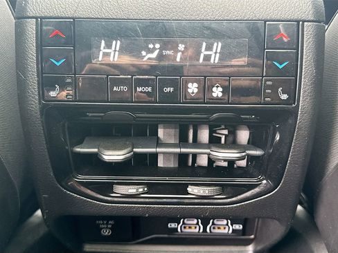 Used 2022 Jeep Grand Cherokee Overland w/ Luxury Tech Group IV image 30