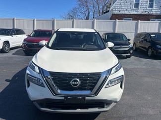 Used 2023 Nissan Rogue SV video 2