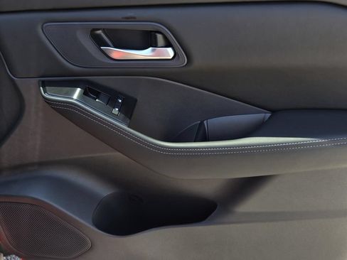New 2026 Nissan Rogue SV FWD image 8