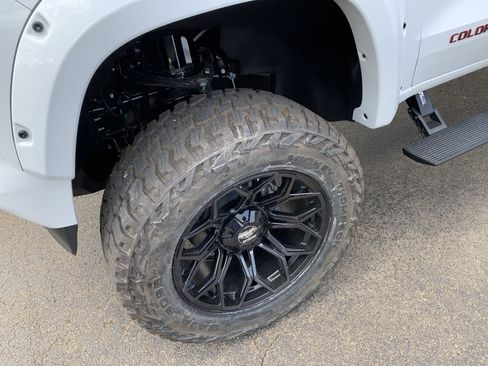 New 2025 Chevrolet Colorado Z71 w/ Z71 Convenience Package 2 image 11