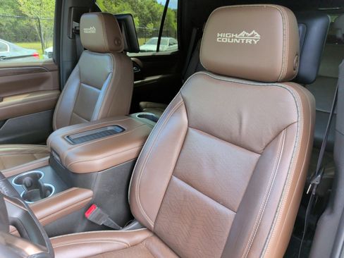 Used 2021 Chevrolet Tahoe High Country w/ Premium Package image 26