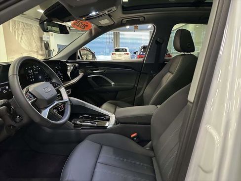 Used 2025 Audi Q5 Premium Plus image 15