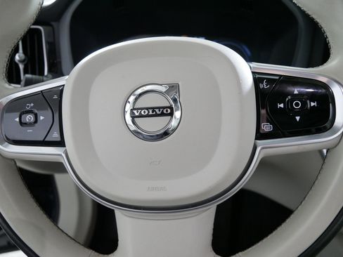 Used 2019 Volvo XC60 T8 Inscription w/ Advanced Package image 25