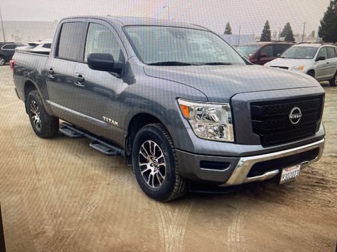Used 2023 Nissan Titan SV w/ Accessory Utility Package image 7