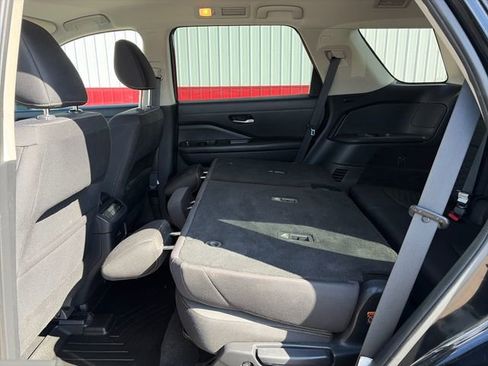Used 2022 Nissan Pathfinder S AWD/4WD image 36