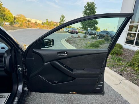 Used 2010 Nissan Altima 2.5 S image 23