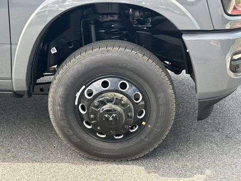 New 2026 RAM 3500 Limited AWD/4WD image 13