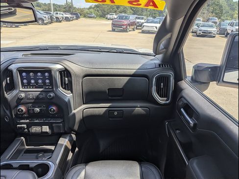 Used 2020 Chevrolet Silverado 1500 LT Trail Boss AWD/4WD image 4