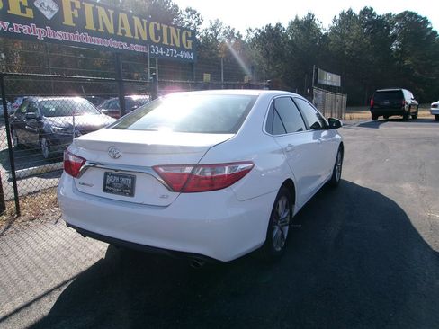 Used 2017 Toyota Camry SE image 8