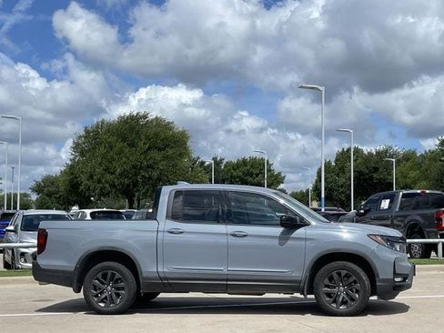 Used 2023 Honda Ridgeline Sport image 3