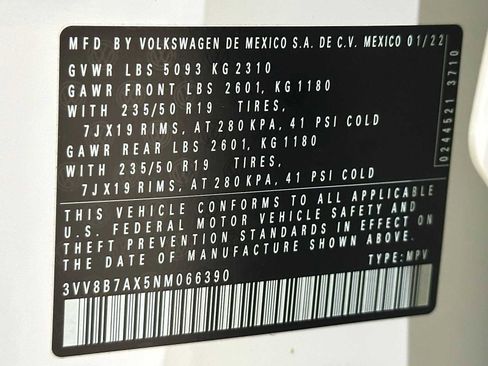 Used 2022 Volkswagen Tiguan SE R-Line AWD/4WD image 32