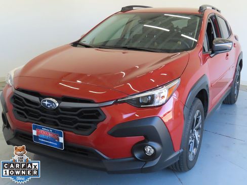 Used 2025 Subaru Crosstrek 2.0i Premium w/ Crosstrek Mirror Package image 9