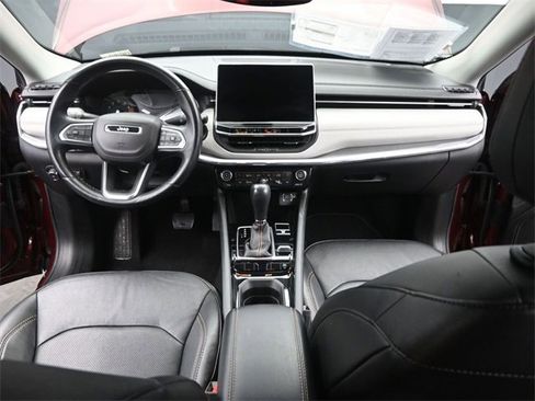 Used 2022 Jeep Compass Limited image 23