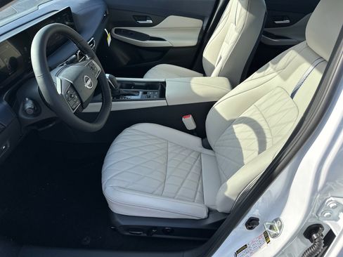 New 2026 Nissan Sentra SL w/ Floor Mat Package image 9