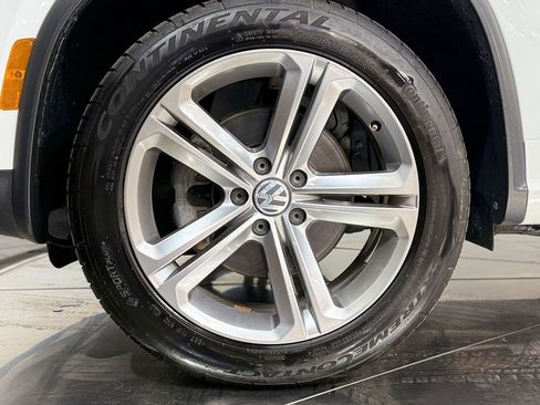 Used 2017 Volkswagen Tiguan Sport image 26
