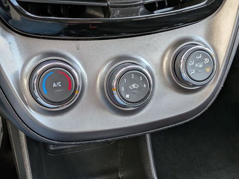 Used 2021 Chevrolet Spark LT image 23