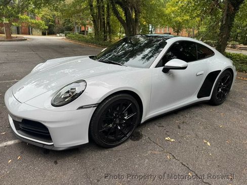 Used 2025 Porsche 911 Carrera RWD image 11