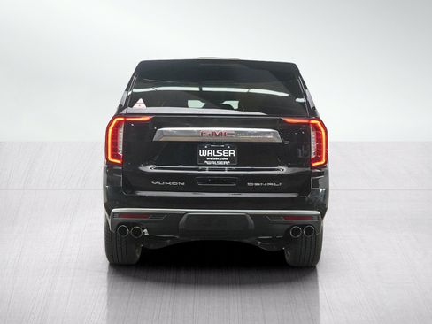 Used 2023 GMC Yukon XL Denali w/ Advanced Technology Package AWD/4WD image 4