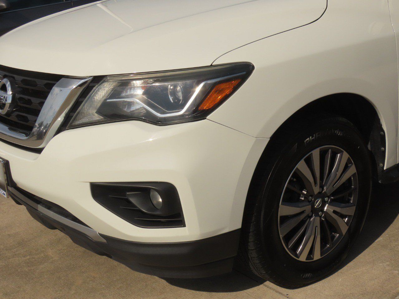 Used 2017 Nissan Pathfinder SL AWD/4WD image 3