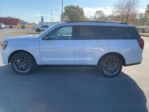 New 2025 Ford Expedition Platinum w/ Stealth Performance Package image 4