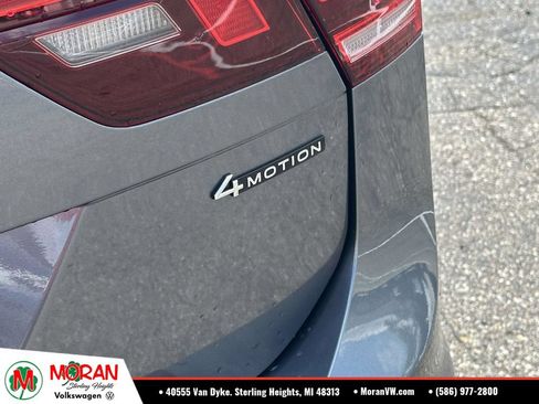 Certified 2024 Volkswagen Tiguan SE AWD/4WD image 10