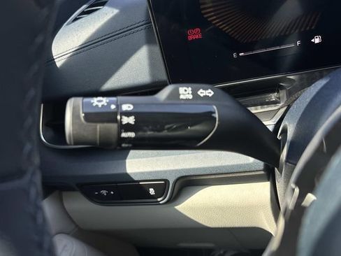 New 2026 Kia Carnival EX FWD image 29