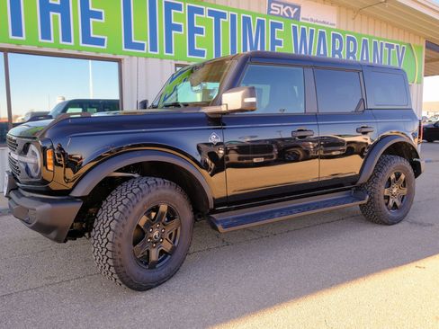 New 2025 Ford Bronco Outer Banks image 2