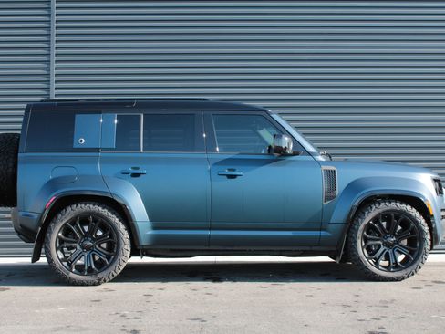 Used 2026 Land Rover Defender 110 OCTA image 4