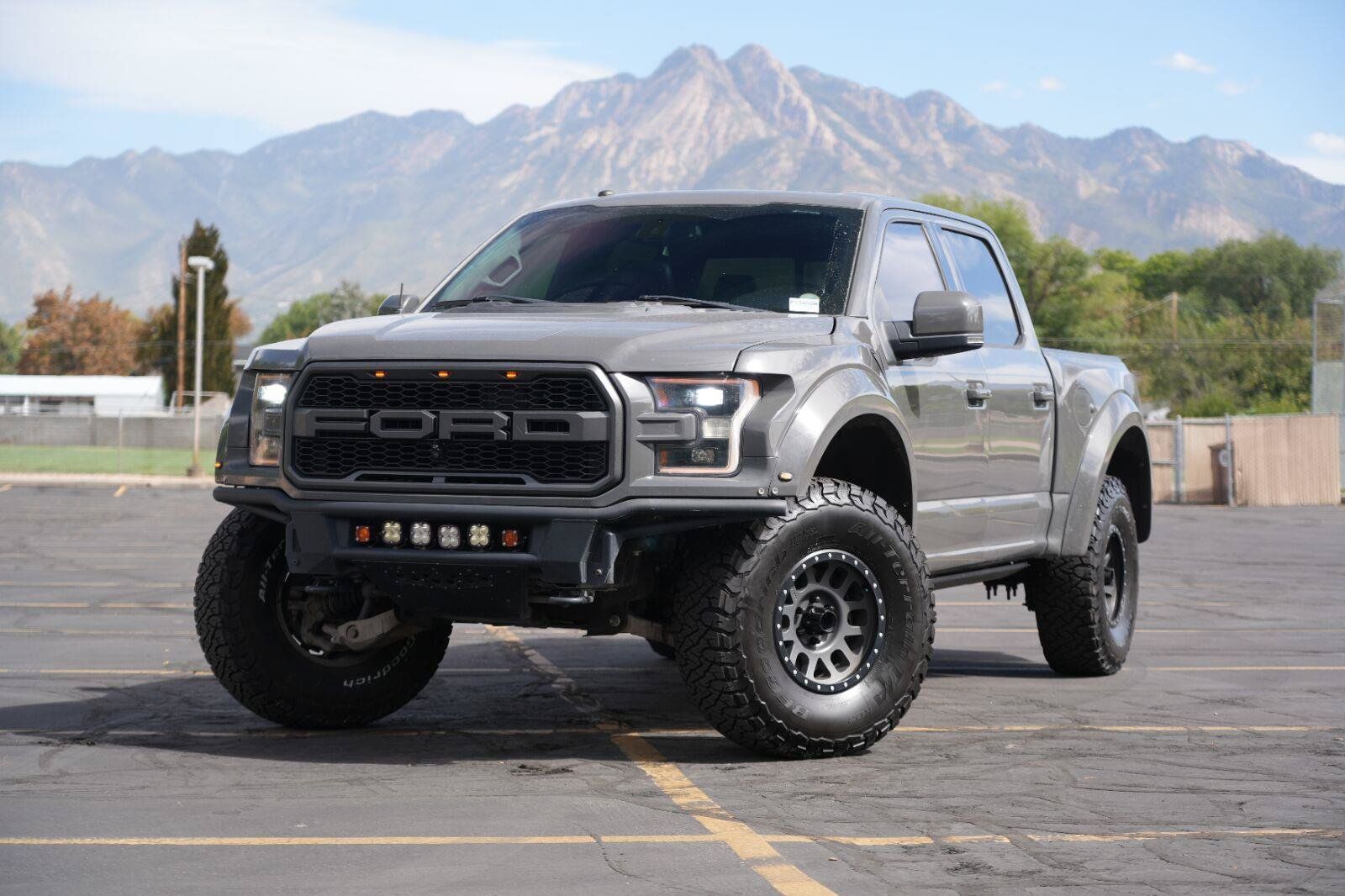 Used 2018 Ford F150 Raptor w/ Equipment Group 802A Luxury AWD/4WD image 1