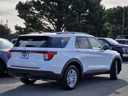 New 2026 Ford Explorer Active AWD/4WD image 4