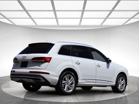 Used 2023 Audi Q7 2.0T Premium w/ Convenience Package AWD/4WD image 6