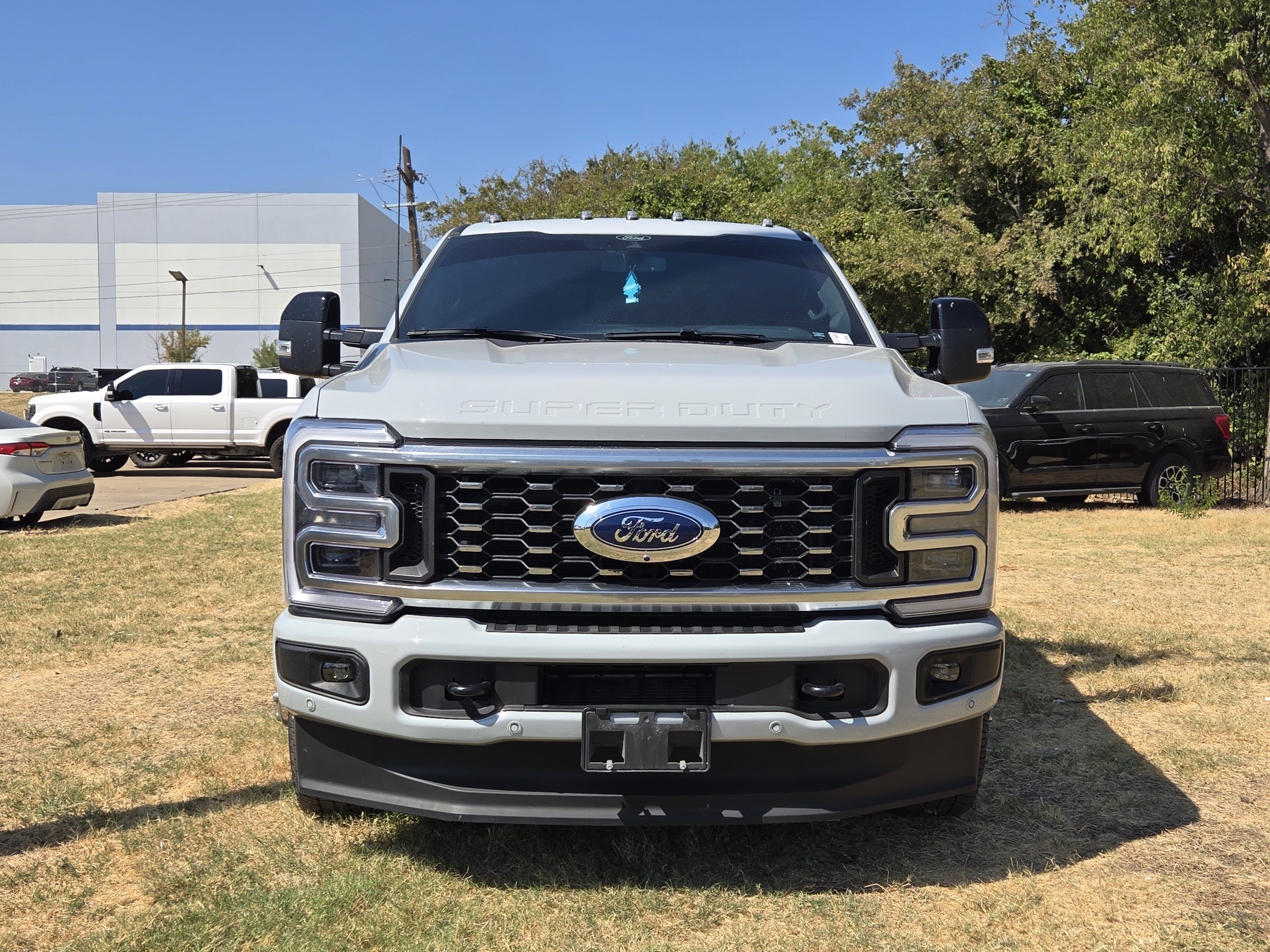 Used 2026 Ford F350 Platinum AWD/4WD image 2