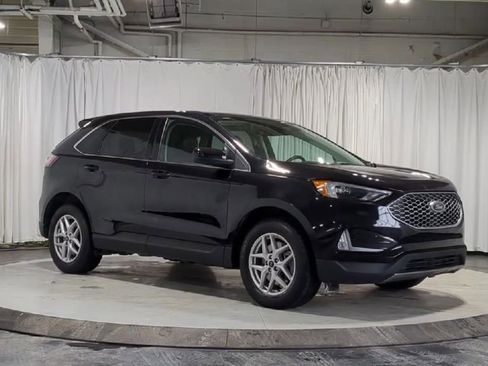 Used 2024 Ford Edge SEL w/ Convenience Package image 2
