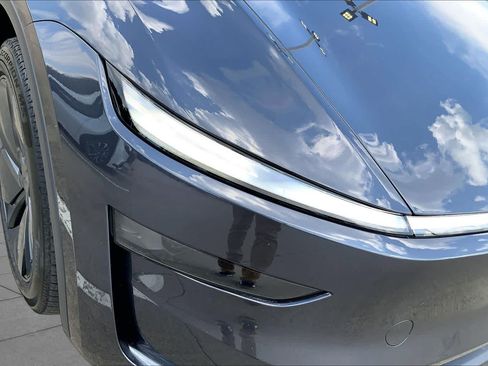 Used 2026 Tesla Model Y 2WD image 25