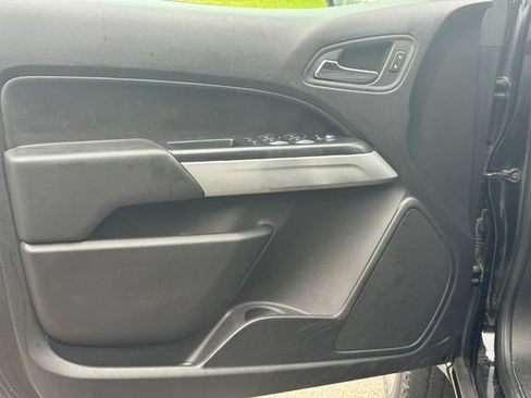 Used 2018 Chevrolet Colorado LT AWD/4WD image 18