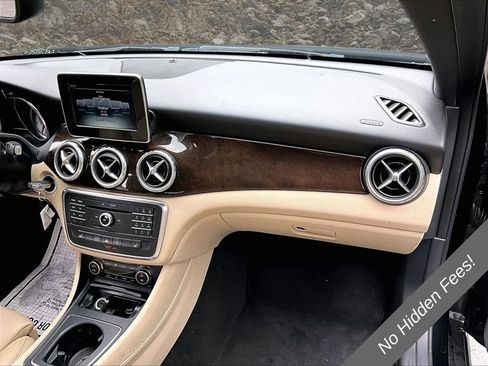 Used 2016 Mercedes-Benz GLA 250 w/ Premium Package image 14