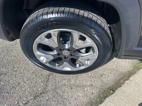 Used 2019 Jeep Compass Limited image 18