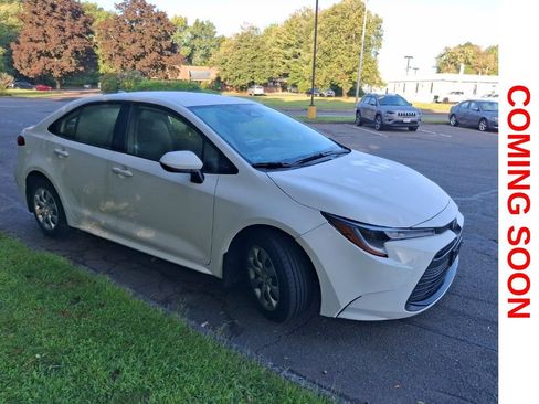 Used 2023 Toyota Corolla LE w/ Carpet Mat Package (TMS) FWD image 4