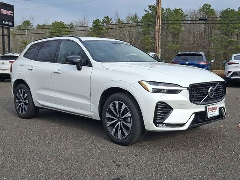 Used 2024 Volvo XC60 B5 Core w/ Climate Package image 1