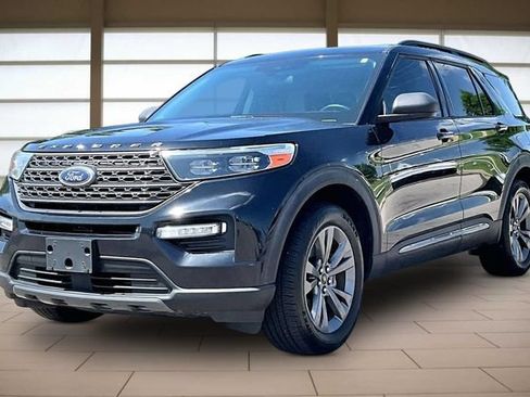 Used 2021 Ford Explorer XLT w/ Equipment Group 202A AWD/4WD image 1