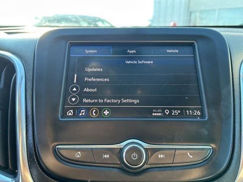 Used 2022 Chevrolet Equinox LS w/ LS Convenience Package image 26